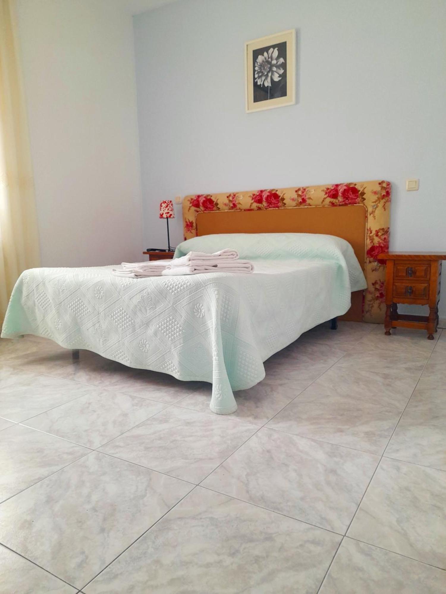 Hostal Restaurante Villa De Sepulveda Sepúlveda Quarto foto